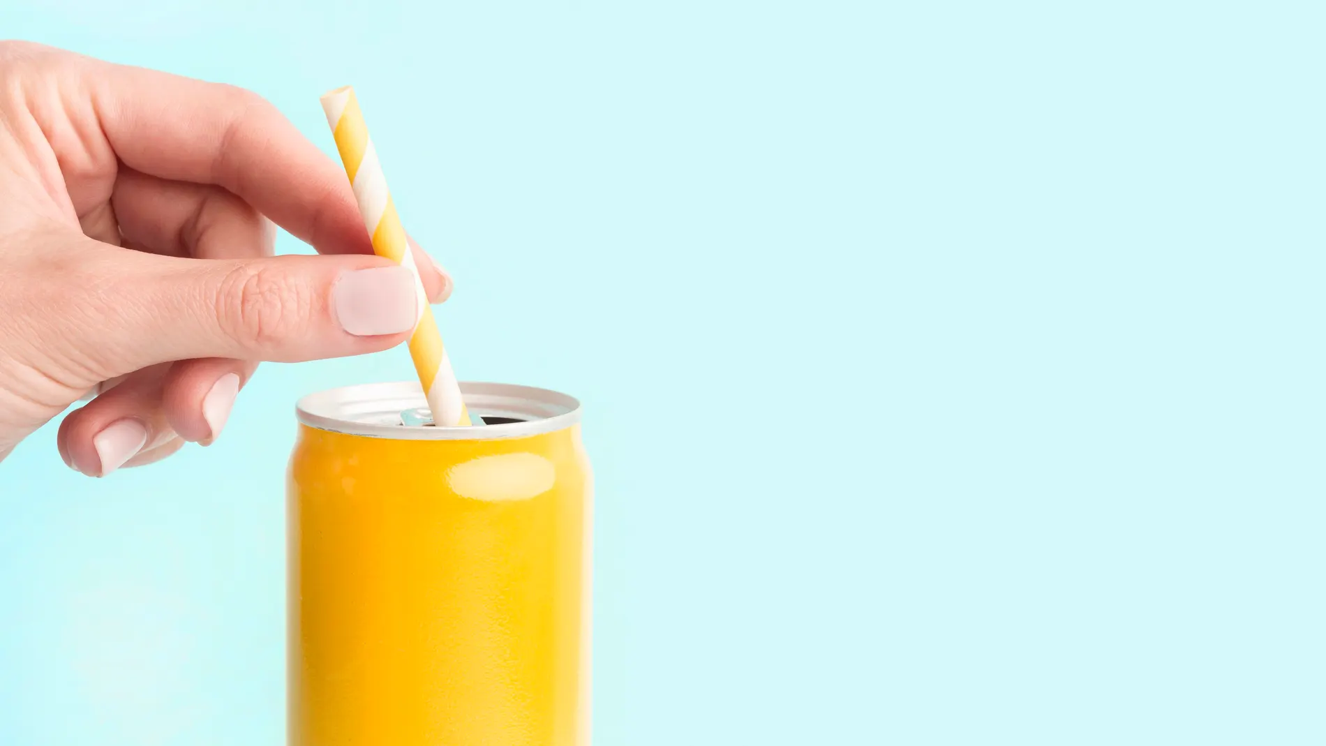 No es para poner una pajita: el agujero en la tapa de las latas de refresco tiene un uso concreto