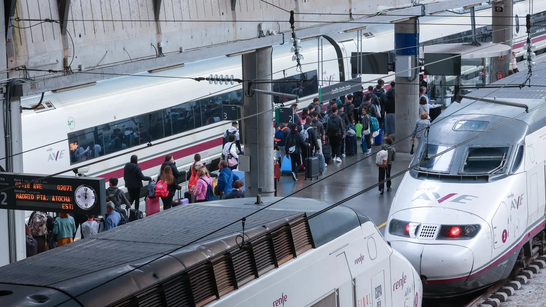 MADRID.-Retrasos de hasta 3 horas en la alta velocidad entre Madrid y Andalucía por una avería de un tren