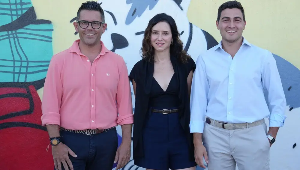El look de Ayuso en Ibiza.