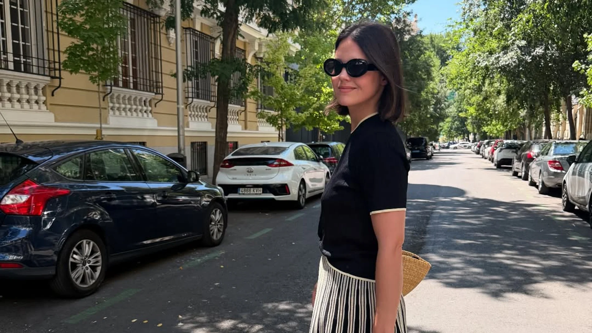 Isabelle Junot con fada de rayas.