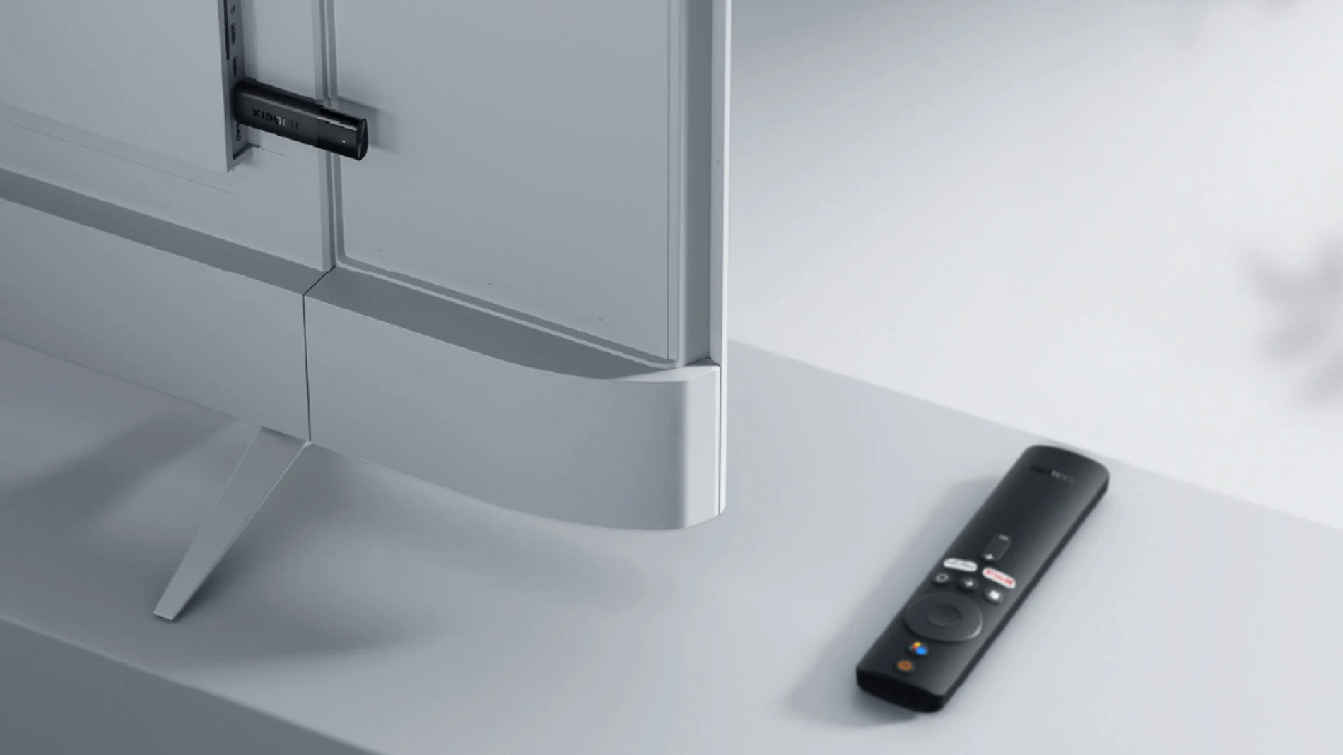 Xiaomi Smart TV Stick 4K es un dispositivo pequeño, compacto y fácil de usar