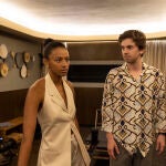 Freddie Highmore llega con una madre letal