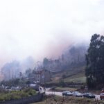 AMP.- Galicia califica de "atentado" el incendio "intencionado" con cuatro focos que obliga a desalojos en Ponteceso
