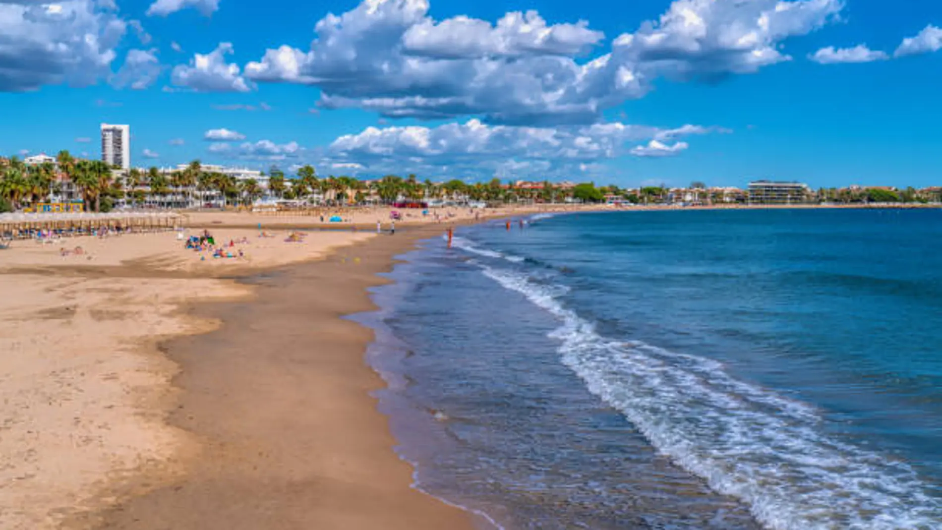 Una pareja descubre un cuerpo flotando mientras iban en paddleboard: el cadáver estaba lastrado con una bolsa llena de piedras