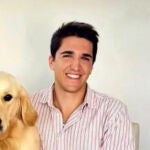 Paloma Lago junto a su hijo Javier García Obregón