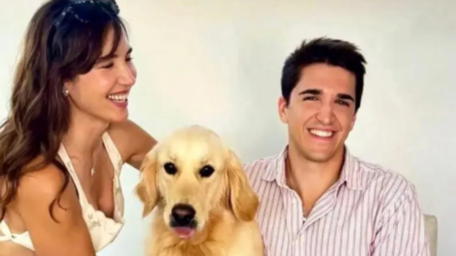 Paloma Lago junto a su hijo Javier García Obregón
