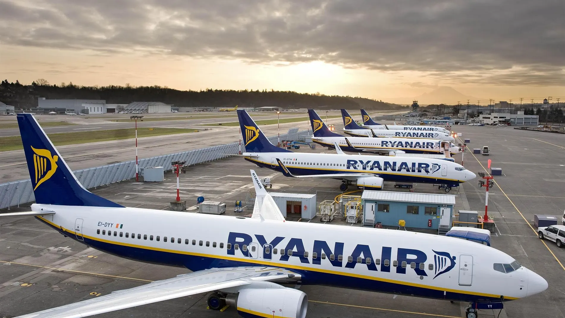 Economía.- Hungría inicia una investigación contra Ryanair por presuntas prácticas desleales en la reserva de billetes