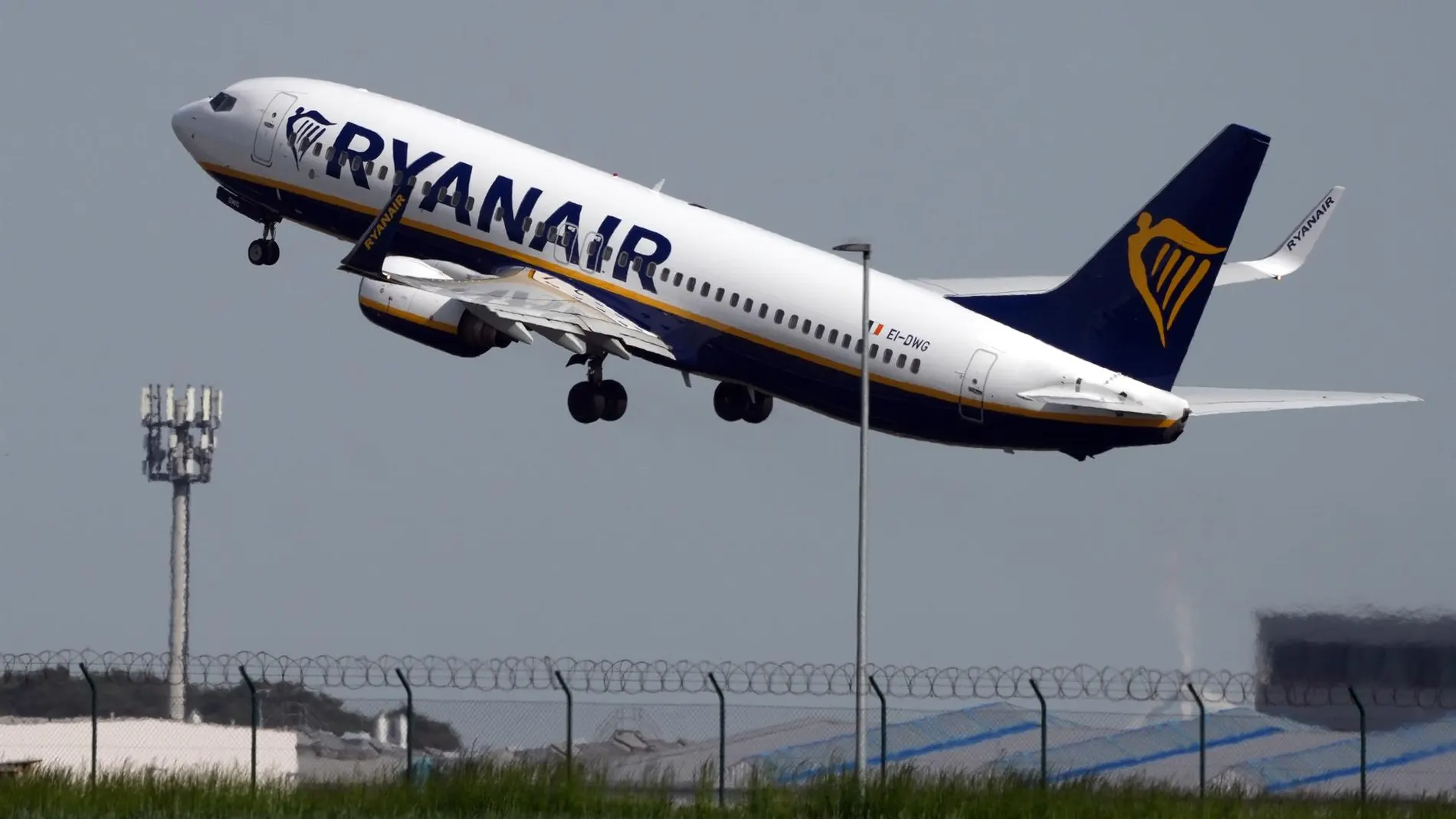 Economía.- Ryanair no prevé ningún impacto en sus operaciones por la huelga de handling convocada a partir del día 15