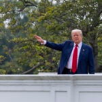 US President Donald J. Trump tours the roof at the White House