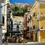 Viaja a Ibiza en pleno julio y flipa con la situación: "No hay ni gatos en la calle"