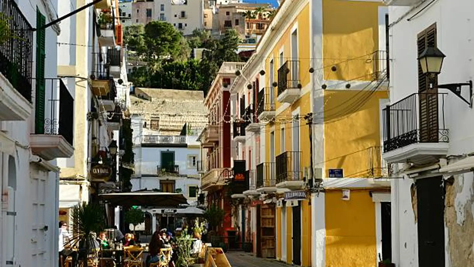 Viaja a Ibiza en pleno julio y flipa con la situación: "No hay ni gatos en la calle"