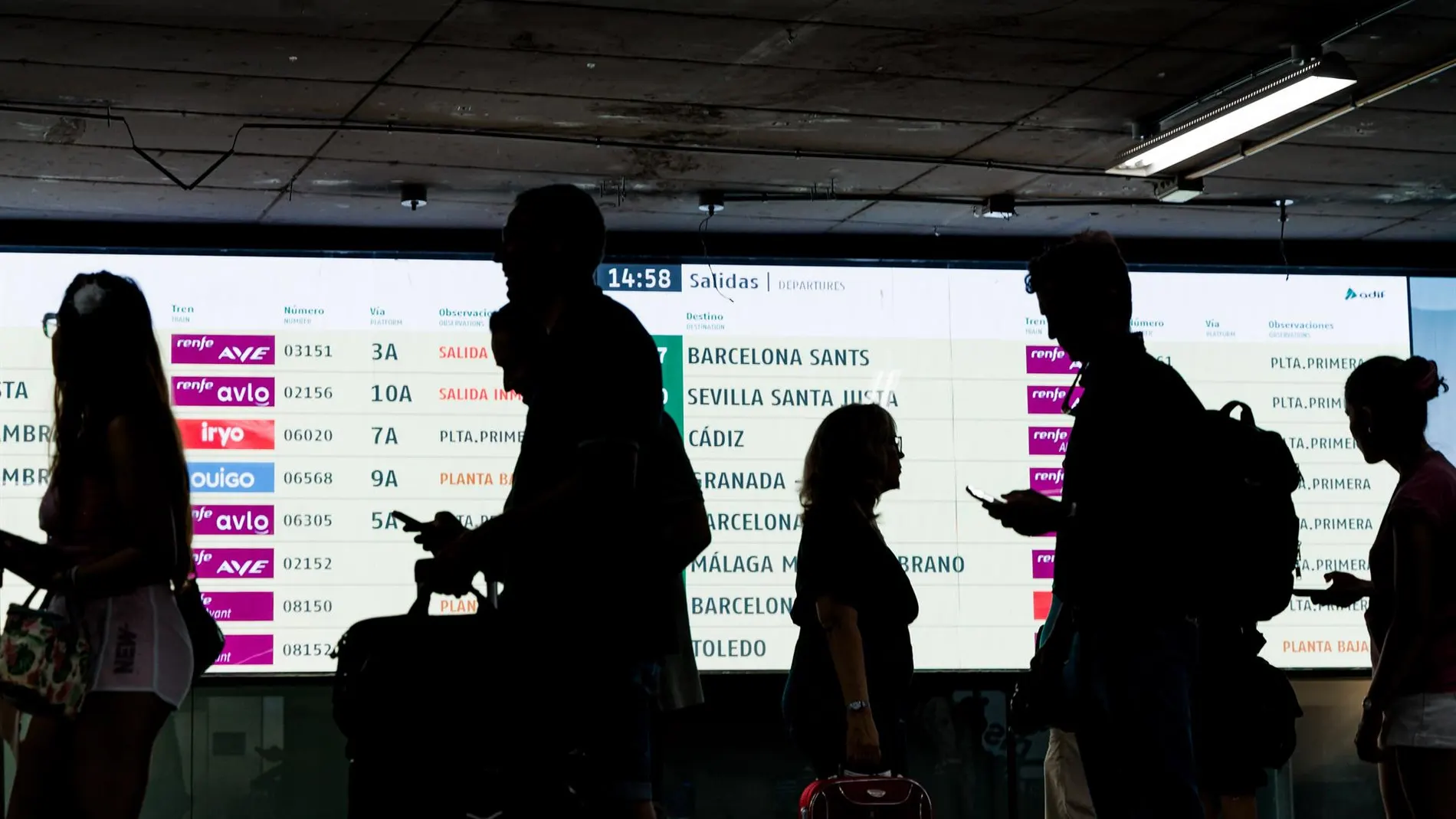MADRID.-Retrasos de hasta una hora en los trenes entre Madrid y Levante por una avería en la red