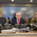 O.Próximo.-El ministro de Defensa defiende al jefe del Ejército ante las críticas por su opinión sobre el plan para Gaza