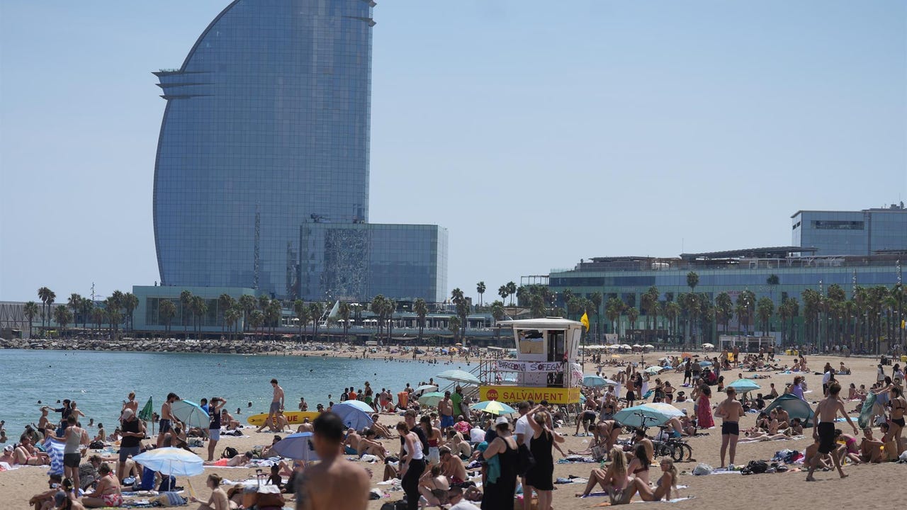 "Playas sin humo": la ola regulatoria que recorre Cataluña