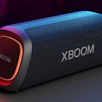 El altavoz LG XBOOM Go XG7QBK tiene protección IP67 contra el agua y el polvo