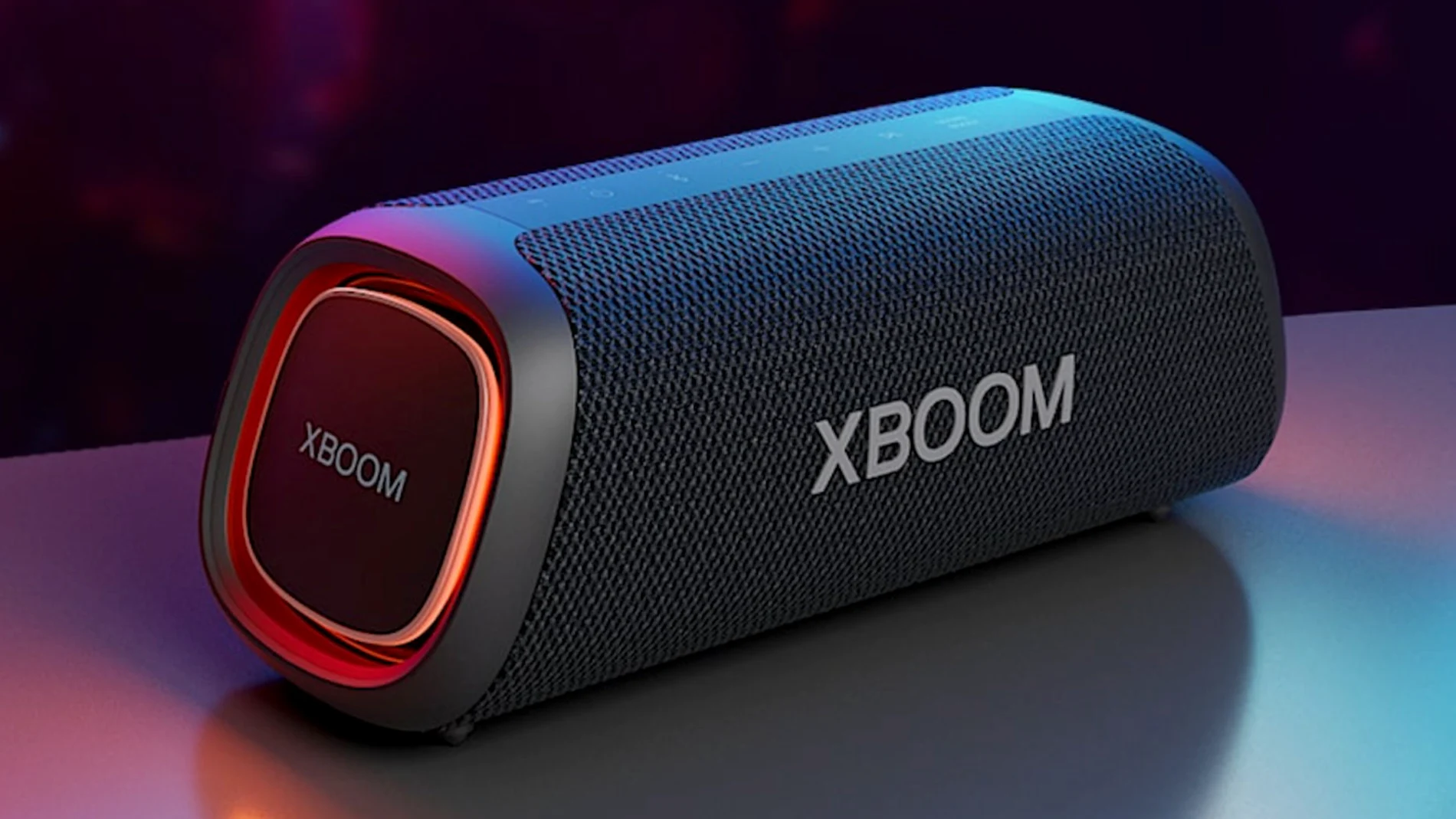 El altavoz LG XBOOM Go XG7QBK tiene protección IP67 contra el agua y el polvo