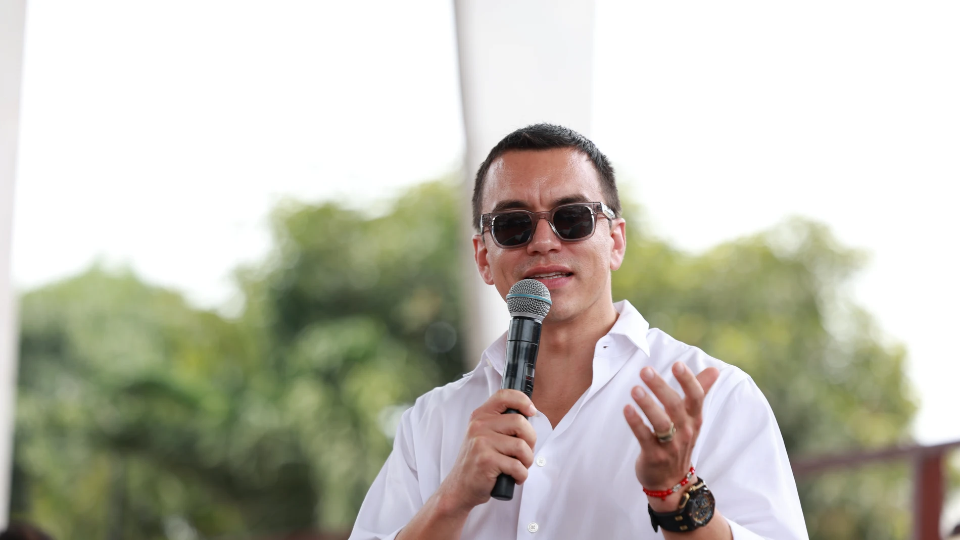 El presidente de Ecuador, Daniel Noboa, asiste a un acto público en Daule, Guayas REMITIDA / HANDOUT por PRESIDENCIA DE ECUADOR Fotografía remitida a medios de comunicación exclusivamente para ilustrar la noticia a la que hace referencia la imagen, y citando la procedencia de la imagen en la firma 06/08/2025