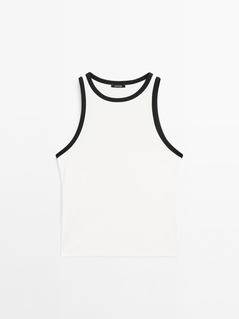Top halter con detalle de contraste.