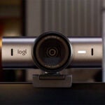 La cámara web Logitech MX Brio Ultra integra dos micrófonos con reducción de ruido