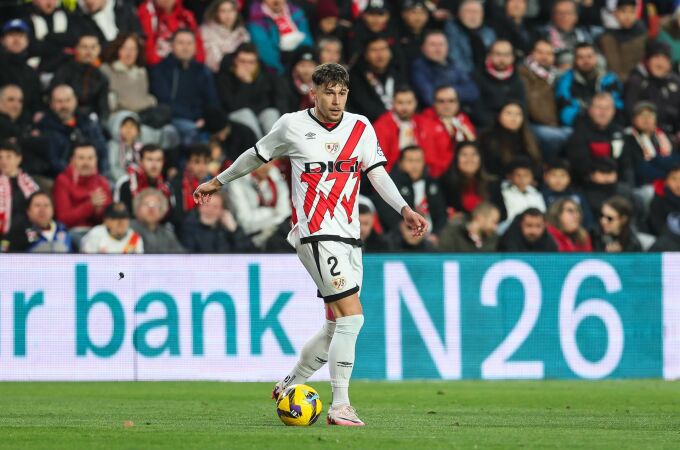 Fútbol.- El Rayo Vallecano compra al Villarreal el 50% de los derechos restantes de Andrei Ratiu