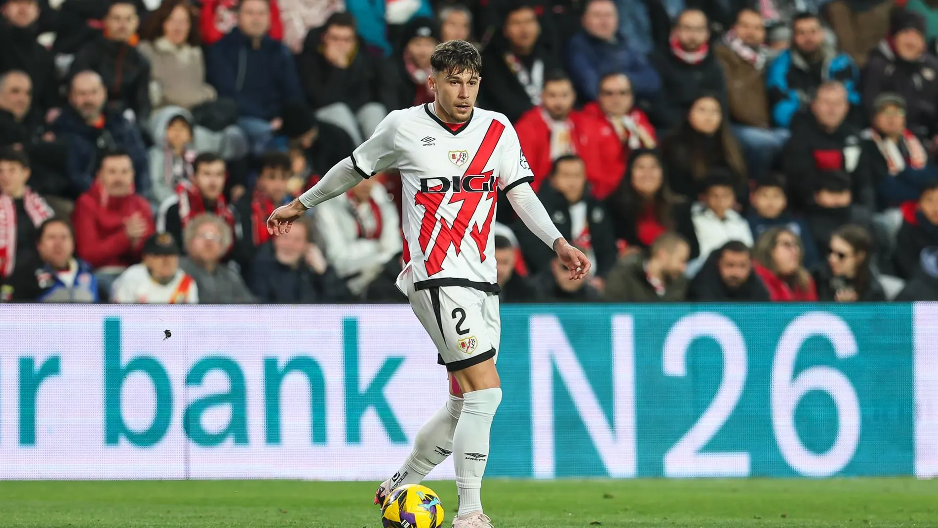 Fútbol.- El Rayo Vallecano compra al Villarreal el 50% de los derechos restantes de Andrei Ratiu