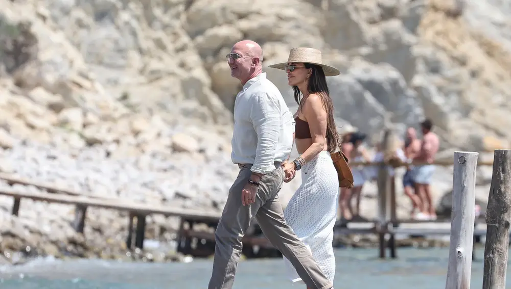 Jeff Bezos y Lauren Sanchez en Ibiza