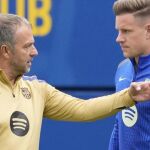 Hansi Flick junto a Ter Stegen