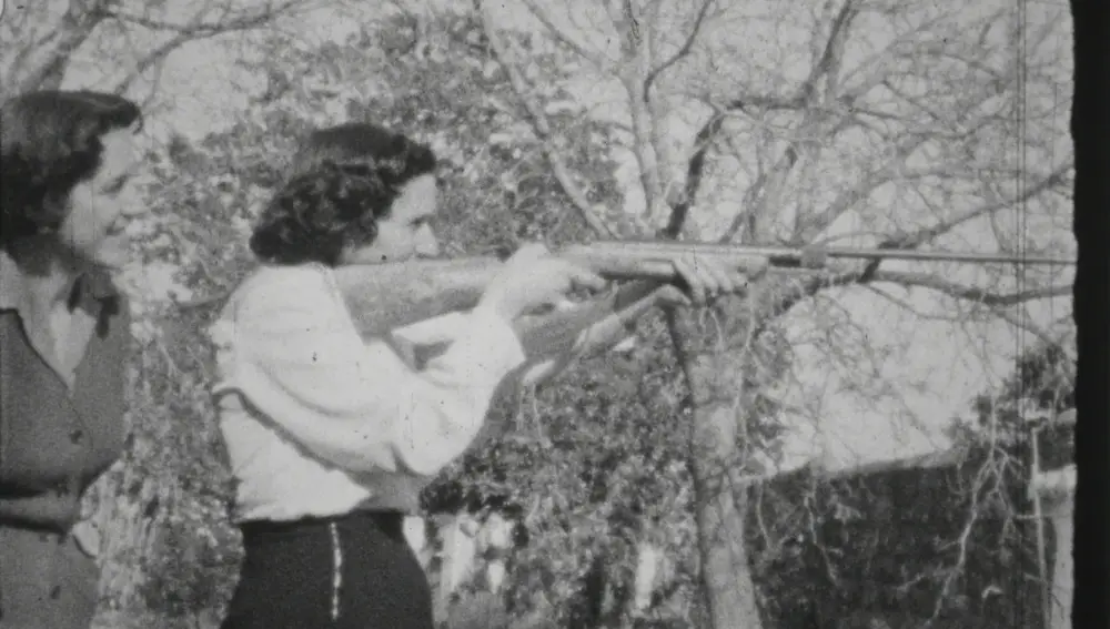 Algunos de los fotogramas de cine casero que conserva la Filmoteca