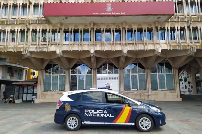 Coche de la Policía Nacional en Ciudad Real.