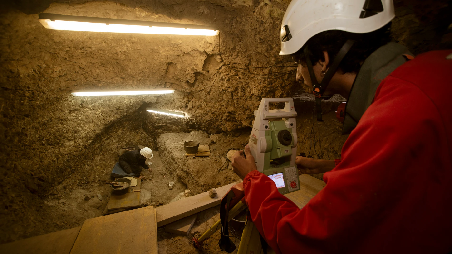 ATAPUERCA (BURGOS), 07/08/2025.-Un equipo multidisciplinar de investigadores ha descrito un nuevo episodio de canibalismo en el Yacimiento de Atapuerca (Burgos), un evento ocurrido hace unos 5.700 años -en el Neolítico final- debido probablemente a conflictos locales entre grupos pero sin que se hayan detectado indicios relacionados con ceremonias o rituales. Es la principal conclusión de un estudio, publicado hoy en la revista Scientific Reports, que ha permitido documentar un episodio de vi...