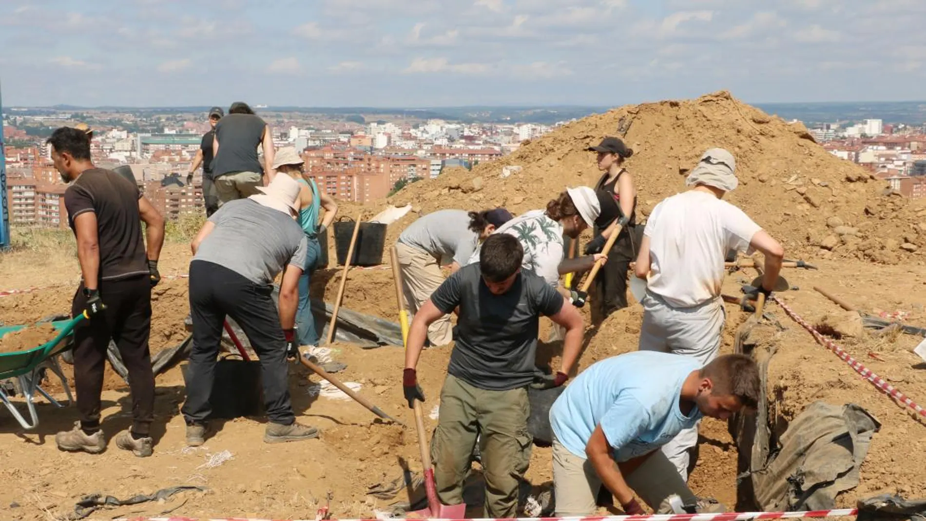 Campaña de excavacions en el Castro de los Judíos de Puente Castro (León)