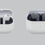 Los nuevos Samsung Galaxy Buds 3 FE en sus dos colores disponibles