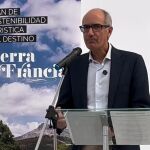 Javier Iglesias, presidente de la Diputación de Salamanca, presenta el área inteligente para autocaravanas en La Alberca