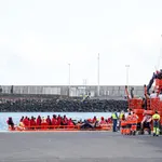 Gobierno comenzará este lunes finalmente los traslados desde Canarias de los menores migrantes asilados a la Península