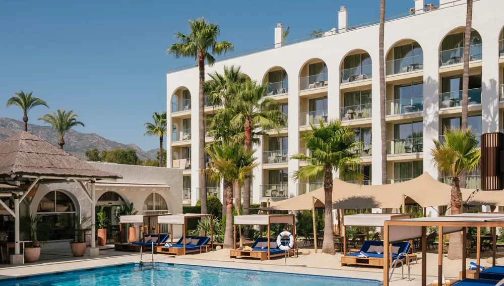 Pool Club en ME Marbella