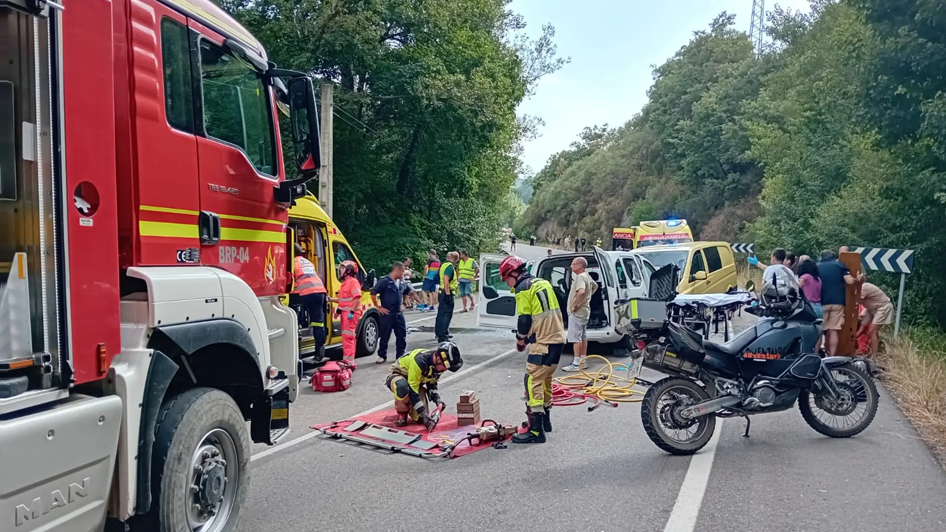 Dos mujeres fallecidas y dos varones heridos en un accidente de tráfico en la CL-631 en Palacios del Sil (León)