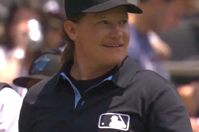 Fin a otro tabú deportivo: la liga de béisbol profesional de EE UU tendrá por primera vez una mujer árbitra