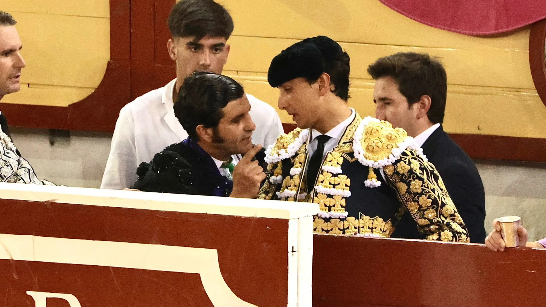 Así va la guerra abierta entre Roca Rey y Morante: "Maestro, fúmate un puro despacito"