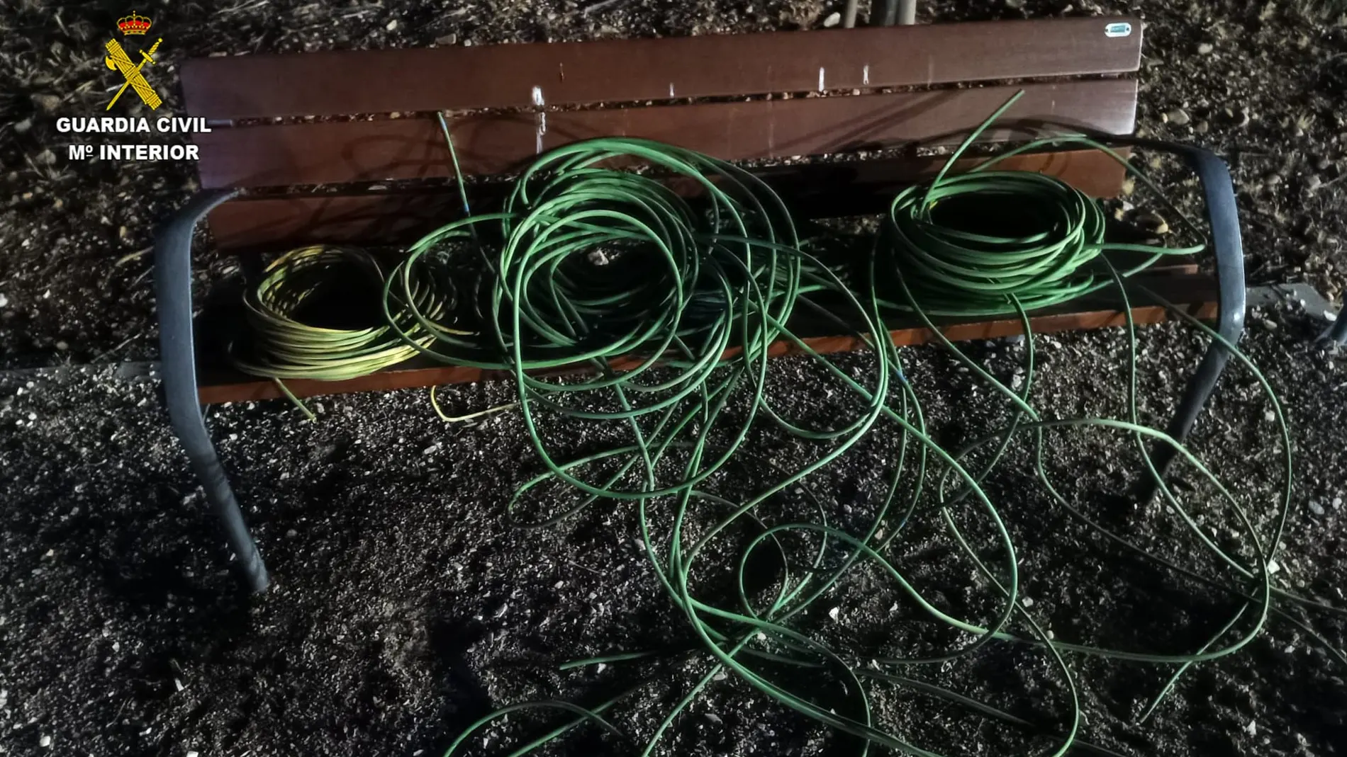 Cable intervenido durante la detención por la Guardia Civil.