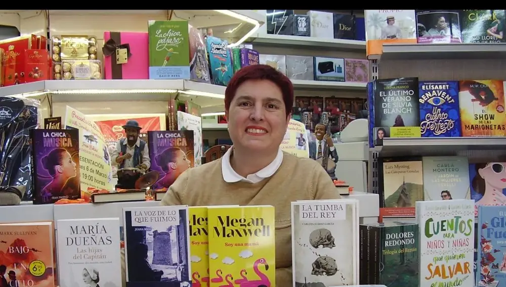 La librera Almudena Ojosnegros, en Villa Serendipia