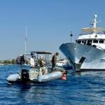Una de las inspecciones para evitar el fondeo sobre praderas de posidonia en Ibiza.