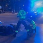 MADRID.-Sucesos.- Un repartidor de pizzas que iba en moto, herido de gravedad al sufrir un accidente en la calle Caramuel