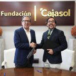El presidente de la Fundación Cajasol, Antonio Pulido, y el presidente de la Academia Andaluza de Ciencia Regional, José Ignacio Castillo