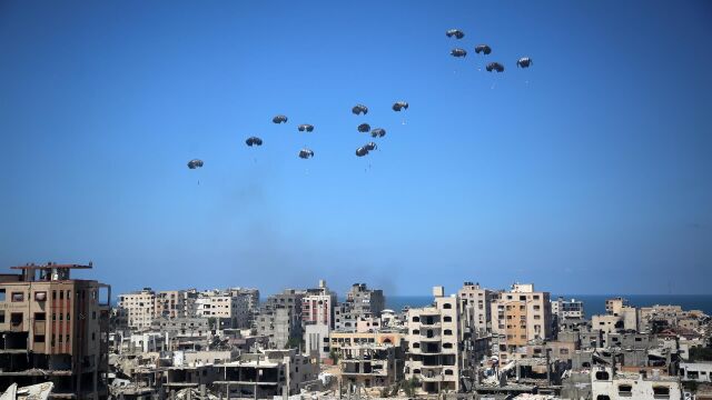 Bruselas denuncia obstáculos a la ayuda humanitaria en Gaza y considera "insuficiente" la mejora