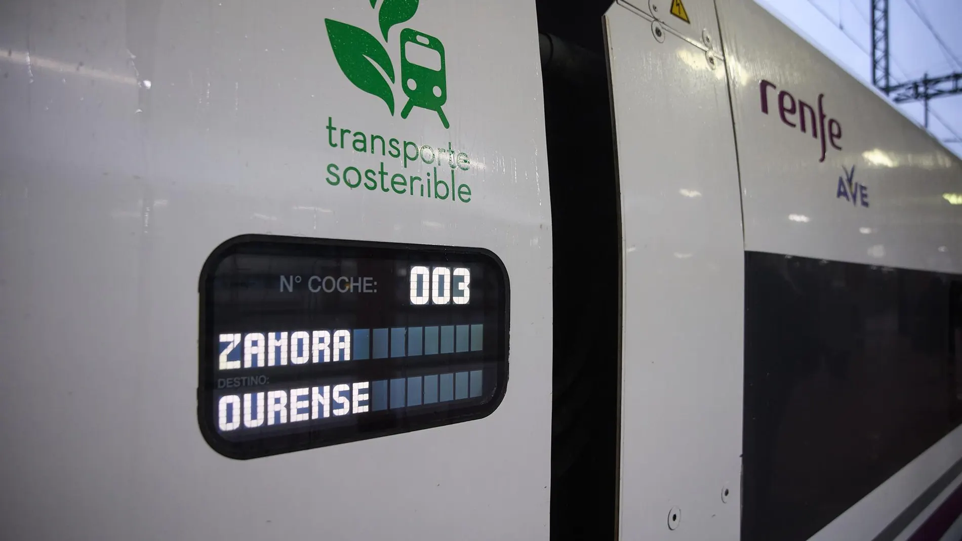 Economía (ACT2).- Reestablecida la circulación del AVE Galicia-Madrid tras la inspección favorable de Adif
