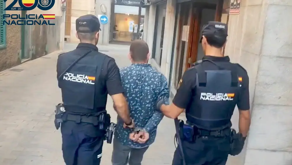 Sucesos.- La Policía cree que la herida del cadáver hallado en Manacor (Mallorca) no fue mortal y busca a una mujer