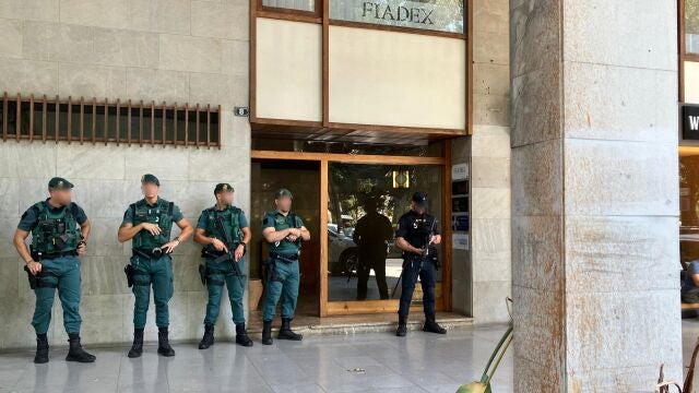 Sucesos.- Un inspector de la Policía Nacional, entre los detenidos en la operación contra el blanqueo en Mallorca