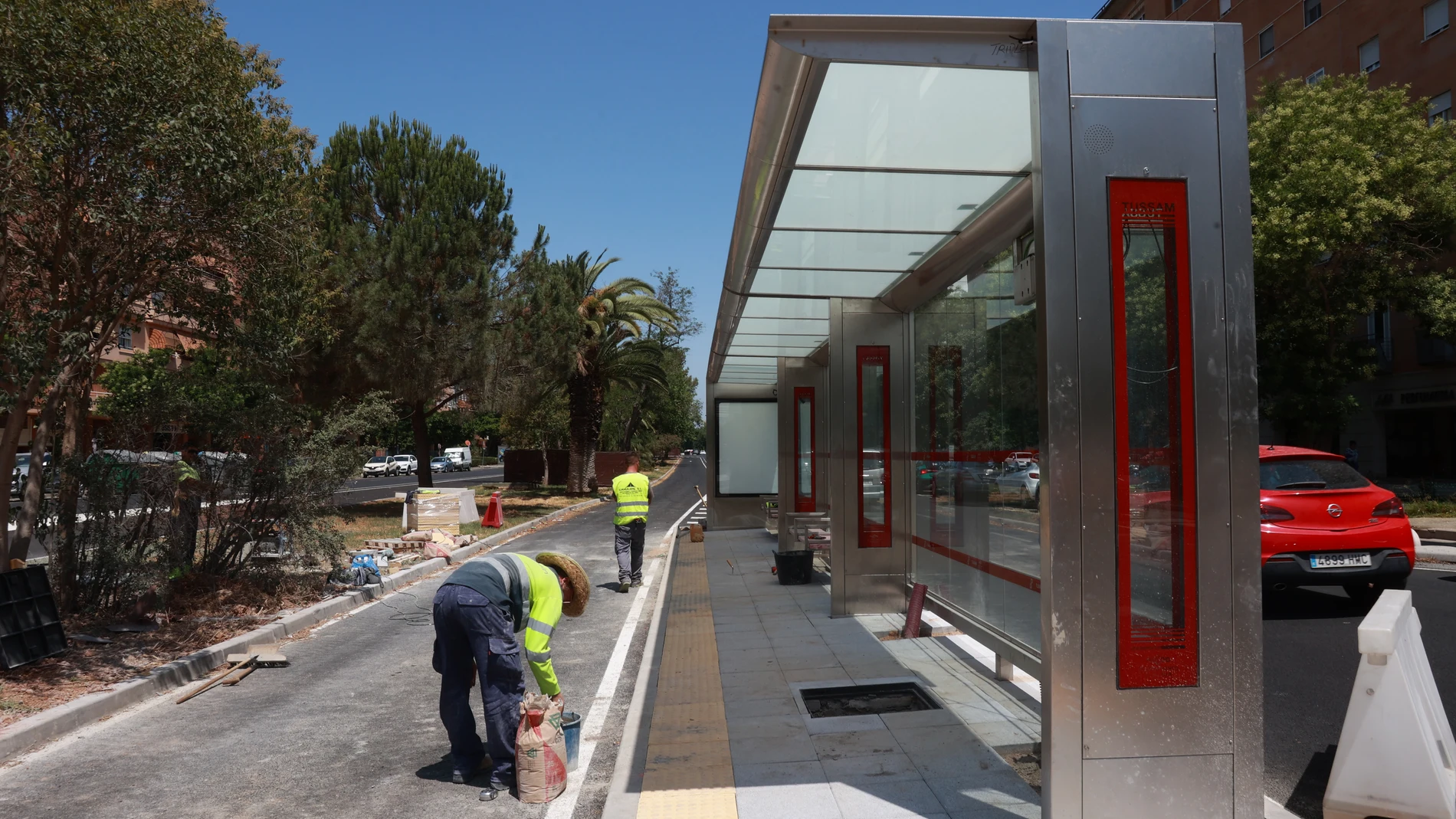 Obras del tranvibús en la Avenida de las Ciencias