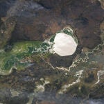 La NASA descubre una "gran mancha blanca" en el norte de África: los científicos lo relacionan con el impacto de un meteorito