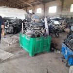 Localizan una nave que desmontaba coches de la dana para vender las piezas